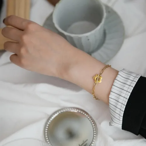 Vista 2 de Simple Delicate Gold Bar Bracelet for Women Dainty Paperclip Chain Adjustable Bangle 18K Gold Plated Handmade Minimalist Jewelry Fashion Accessories