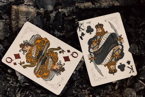 Vista 7 de Bicycle Cinder - Juego de cartas premium, lámina de humo plateado, 1 baraja