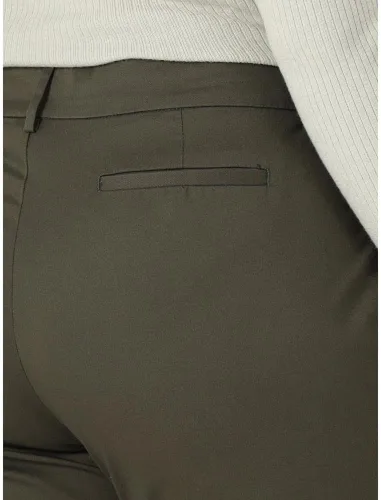 Vista 4 de Lee - Pantalón para mujer talla extragrande, de pierna recta, corte relajado, antiarrugas