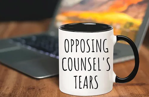 Vista 4 de Fonhark - Taza divertida de abogado, lágrimas del abogado opuesto, abogado, regalo de abogado, taza de graduado de derecho, taza de café novedosa