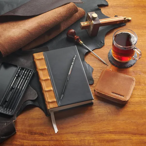 Vista 2 de Diario de tapa dura, cuaderno ejecutivo de cuero de grano Regalo para hombres y mujeres, 400 páginas numeradas, tabla de contenido, perfecto