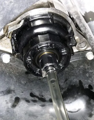 Vista 3 de CTA Tools Manguera de drenaje de aceite 2088, compatible con Lexus/Toyota