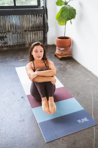Vista 9 de Yune Yoga - La esterilla de yoga Tofino de 0.236 in - Alfombrilla de ejercicio y fitness multiusos de primera calidad, ecológica, extra gruesa