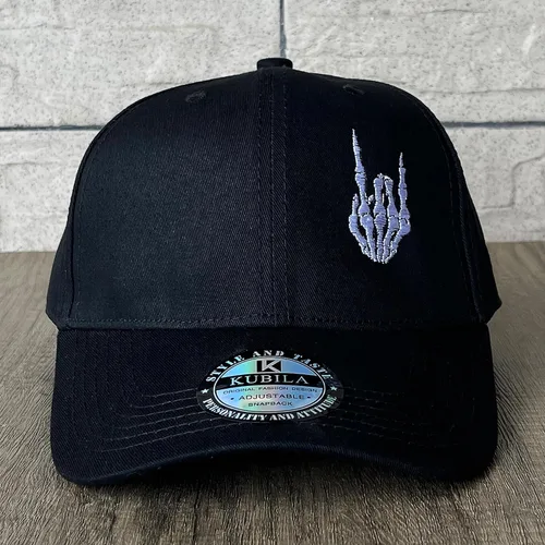 Vista 4 de Gorra de béisbol bordada con mano de esqueleto con dedo, divertidos sombreros negros lisos para papá para hombres y mujeres