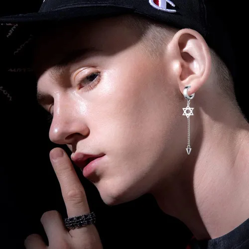 Vista 6 de Juego de 5 pares de aretes de aro de acero inoxidable negro sin perforación, remaches cruzados y borla para mujeres, hombres, niños y niñas, aretes