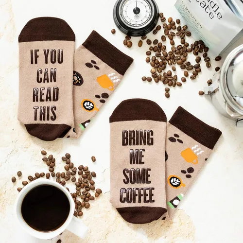 Vista 4 de Lavley Calcetines divertidos con texto en inglés "If You Can Read This, Bring Me Funny Socks", regalos novedosos para hombres, mujeres y adolescentes