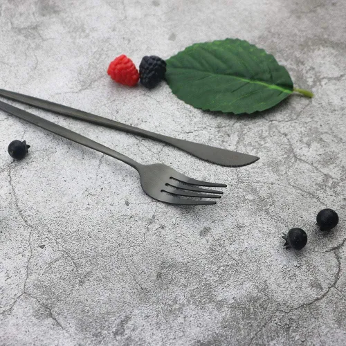 Vista 4 de JASHII Juego de cubiertos de 24 piezas con piezas de servir, utensilios de acero inoxidable, incluye cuchillo, tenedor/cuchara, acabado mate, apto