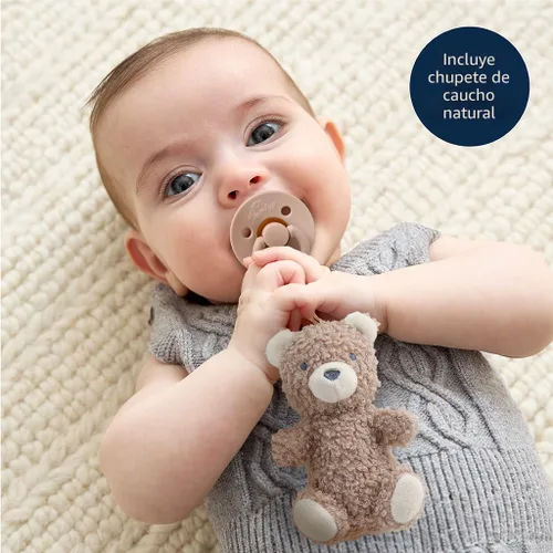 Vista 2 de Itzy Ritzy Juego de Chupete y Lovey - Chupete de goma natural con lovey de animal de peluche - Soporte de chupete de oso de peluche desmontable