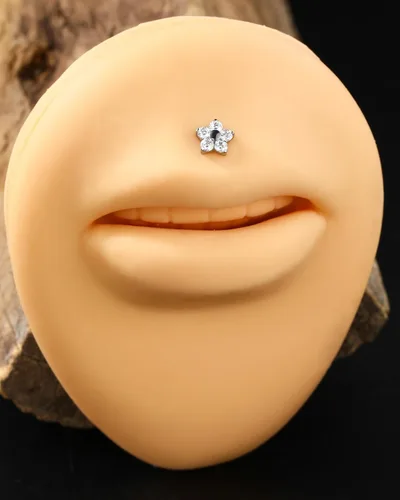 Vista 8 de Jewseen Aretes de cartílago de titanio G23 de 16G, aretes de hélice, aretes de cartílago de circonita cúbica, aretes de ópalo sin rosca, piercing