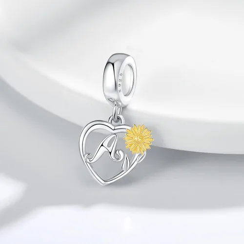 Vista 4 de Dije de plata de ley 925 con diseño de girasol de la A a la Z, dije de letras del alfabeto para pulseras Pandora para esposa, hija, mamá, regalo