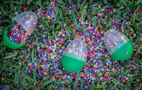 Vista 4 de Fiesta - Confeti de papel colorido mexicano Bolsa jumbo de .95 libras
