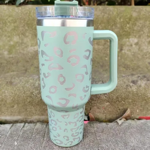 Vista 4 de Vaso de 40 onzas con asa y pajita, color menta, verde claro, azul, leopardo, plata, tapa de taza de 10 pulgadas de alto, incluida taza de viaje