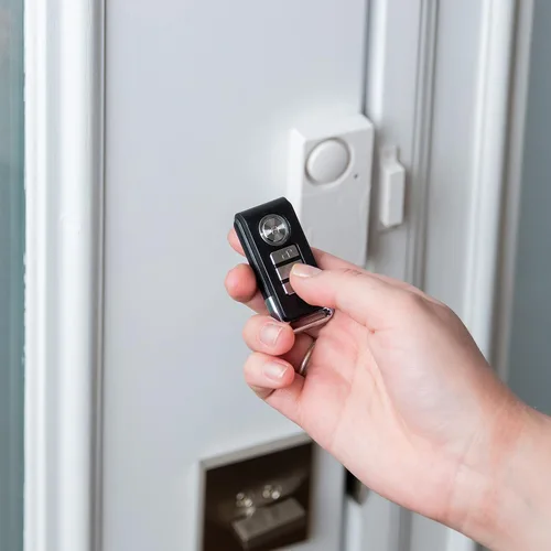 Vista 6 de SABRE Alarma de puerta o ventana con control remoto, alarma de 120 dB, audible hasta 750 pies (754.6 ft), 4 ajustes ajustables, brazo y desarma