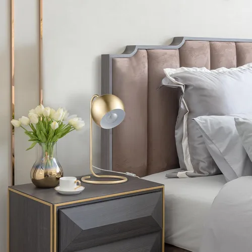 Vista 5 de GLOBE Electric 52885 - Lámpara de escritorio de 15 pulgadas, latón mate, pantalla interior blanca, moderna, decoración del hogar, lámpara