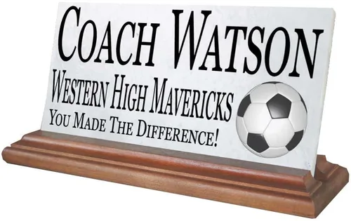 Vista 4 de Placa de regalo de entrenador de fútbol, premio de agradecimiento al equipo personalizado para grandes entrenadores de fútbol, para escritorio