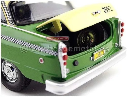 Vista 4 de 1981 Chicago Checker Cab Taxi A11 Verde 1:18 Diecast