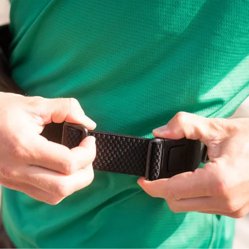Vista 14 de Waterfly Riñonera Running Sport 3.0 Negra Unisex Licra 1L con Reflectantes y Salida Auriculares