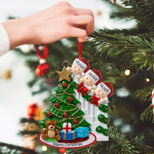 Vista 3 de Adornos de Navidad familiares personalizados con nombre para la familia de 2 banderines personalizados para árbol de Navidad, adorno de Navidad