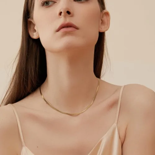 Vista 2 de Collar de serpiente en espiga para mujer, joyería de regalo versátil para mujer, chapado en oro de 14 quilates