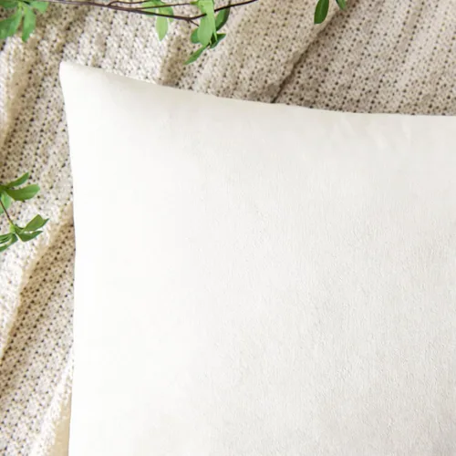 Vista 3 de VAKADO Juego de 2 fundas de almohada de terciopelo beige crema de 16 x 16 pulgadas, fundas de cojín cuadradas suaves y sólidas, decoración del hogar
