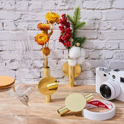 Vista 7 de Jetec 3 jarrones de pared de metal dorado para colgar en la pared, macetas para flores, tubo colgante bohemio para exhibir decoración del hogar