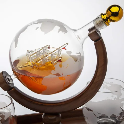 Vista 4 de Godinger Juego de decantador de whisky con 2 vasos de whisky World - para licor, whisky, bourbon, vodka - 28.7 fl oz