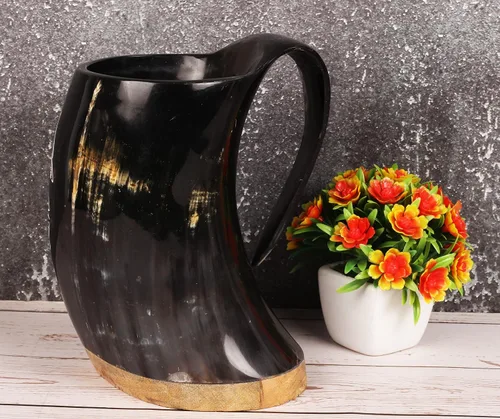 Vista 4 de Taza de cuerno vikingo con diseño de león original, jarra de cerveza vikinga con fondo de madera súper dura, ideal para amantes de la cerveza, vino