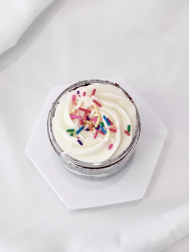Vista 4 de Cutie Cupcake in a Jar (Chocolate), 8 oz