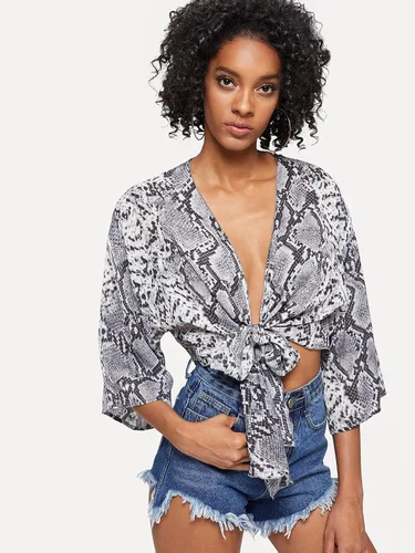 Vista 3 de Floerns - Blusa de verano, estampada, con cuello en V y moño, top corto, para mujer.