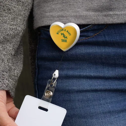 Vista 2 de College of William & Mary Tribe - Carrete retráctil con cordón de corazón