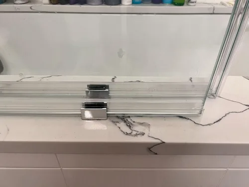 Vista 4 de Tira de sellado inferior de puerta de vidrio para ducha de baño, 2 piezas de 36 pulgadas de largo, tiras de sellado de PVC transparente para panel