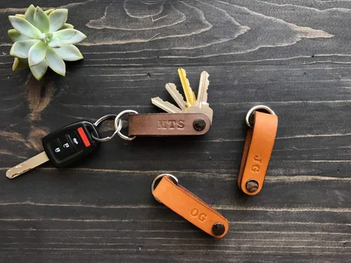 Vista 2 de Compact Leather Key Holder, Switch Blade Style, Holds Up to 6 Keys, Full Grain Leather, Minimalistic Design