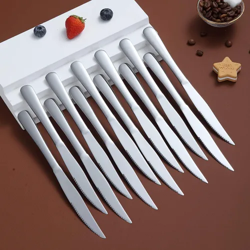 Vista 4 de Kyrtaon - Juego de cuchillos para carne, cuchillos afilados de acero inoxidable, juego de 8 cuchillos de cena, aptos para lavavajillas, resistentes