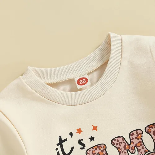Vista 4 de Conjunto de camiseta de manga corta con estampado de vaca, pantalones acampanados y diadema para bebé