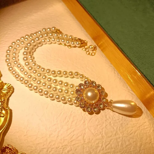 Vista 5 de Gargantilla de perlas de doble capa estilo princesa vintage con colgante de gota de girasol