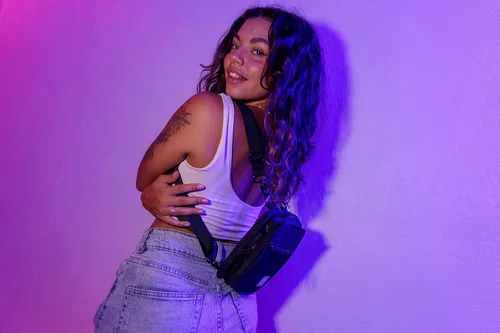 Vista 5 de Vibe Festival Gear Bolso bandolera pequeño para mujeres y hombres, 5 en 1, multiuso de (rPET), bolsa de cinturón de poliéster reciclado, mochila