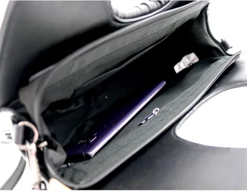 Vista 6 de Bolso bandolera con flecos de piel vegana con estampado de leopardo de serpiente