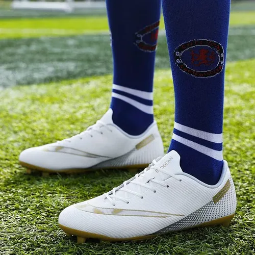 Vista 2 de zcdyn Tacos de fútbol para hombre, zapatos de fútbol para interiores y exteriores, zapatos de fútbol firme para entrenamiento