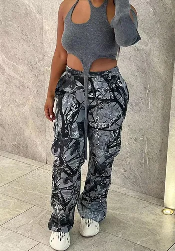 Vista 5 de Vakkest Pantalones cargo de camuflaje de gran tamaño para mujer, pantalones deportivos de entrenamiento, camuflaje militar, fatiga con bolsillos
