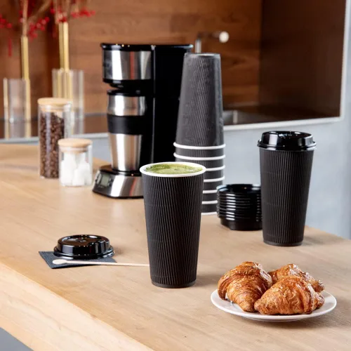 Vista 3 de Restaurantware Ripple Wall - Tazas de café de 10 unidades de 20 onzas aisladas de papel negro, borde enrollado, resistente a derrames, papel