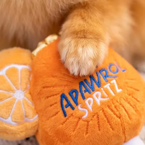 Vista 8 de Haute Diggity Dog Apawrol Spritz, juguetes de felpa de diseñador para perros con silbato interactivo, enriquecimiento para mascotas estimulante