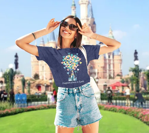 Vista 4 de Camisas mágicas para mujer, camisa Magic Kingdom, camiseta de manga corta con el lugar más feliz de la tierra, camiseta de vacaciones familiares