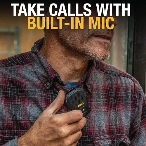 Vista 5 de DEWALT Altavoz Bluetooth Portátil Vestible [Edición Onyx - Negro] Altavoz Portátil Inalámbrico con Clip para Sitio de Trabajo Pro Resistente al Agua