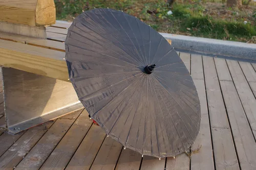 Vista 2 de Parasol de tela de bambú liso, ideal para recuerdos de fiesta de boda (negro)