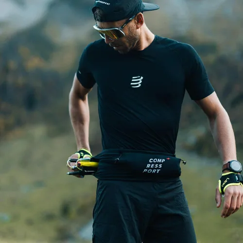 Vista 3 de COMPRESSPORT Free Belt Pro - Ergonómico - Ultraligero - 6 horas de autonomía - Sin balanceo - Compartimento grande - Negro