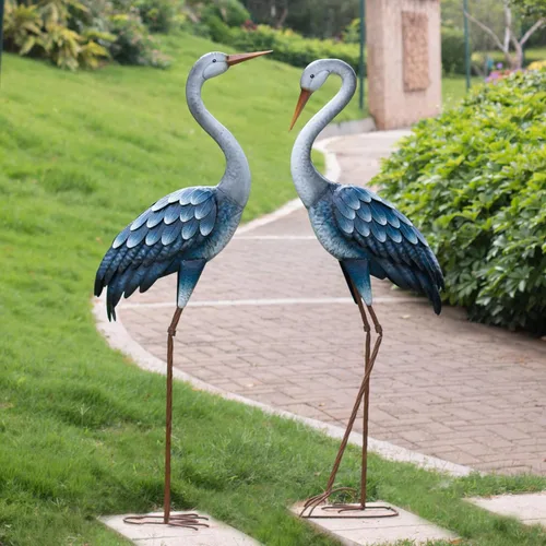 Vista 4 de Kircust Estatuas de Garza Azul para Exteriores Esculturas de Garza de Jardín de Metal, Arte de Patio de Pájaros Grande 47-48 Pulgadas, Juego de 2