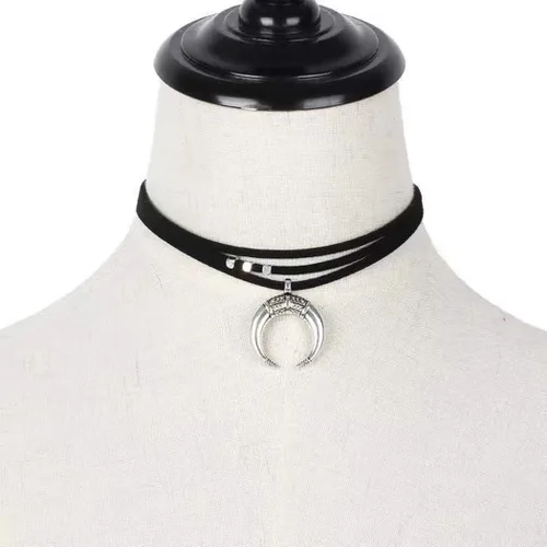 Vista 3 de FMR Gargantilla de luna creciente para mujer, collar de luna, collar de terciopelo negro, collar vintage de múltiples capas, collar con colgante