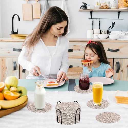 Vista 7 de Mckanti Paquete de 8 posavasos con soporte, posavasos absorbentes para mesa de café, juego de posavasos de algodón minimalista tejido