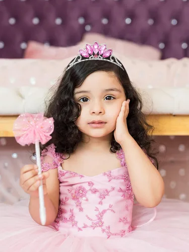 Vista 3 de SWEETV Tiara de princesa para niñas pequeñas, corona de cumpleaños, diadema para niñas, diadema de cristal, accesorios para el cabello