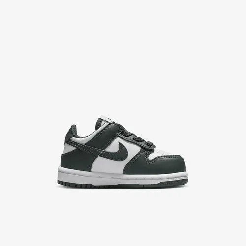 Vista 790 de Nike Kid's Dunk Low Sneaker